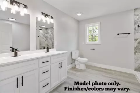 Bath - 211 Malibu Dr, Corbin, KY 40701 photo 2 of 3