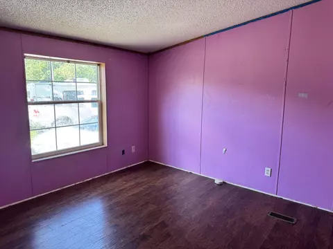 Bedroom - 1302 Stoney Fork Rd, Corbin, KY 40701 photo 5 of 5