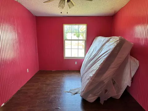 Bedroom - 1302 Stoney Fork Rd, Corbin, KY 40701 photo 2 of 5