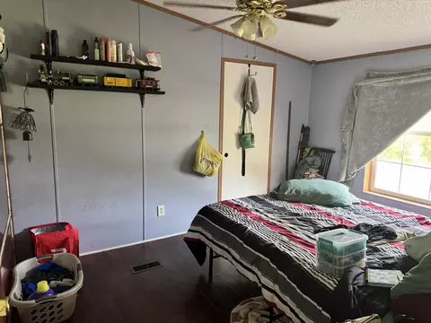 Bedroom - 1302 Stoney Fork Rd, Corbin, KY 40701 photo 1 of 5