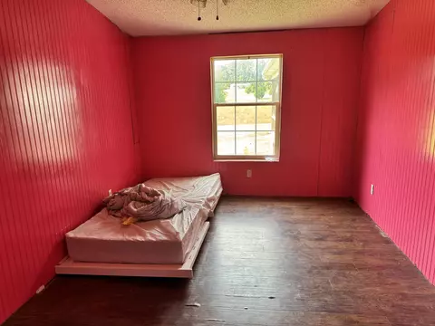 Bedroom - 1302 Stoney Fork Rd, Corbin, KY 40701 photo 3 of 5