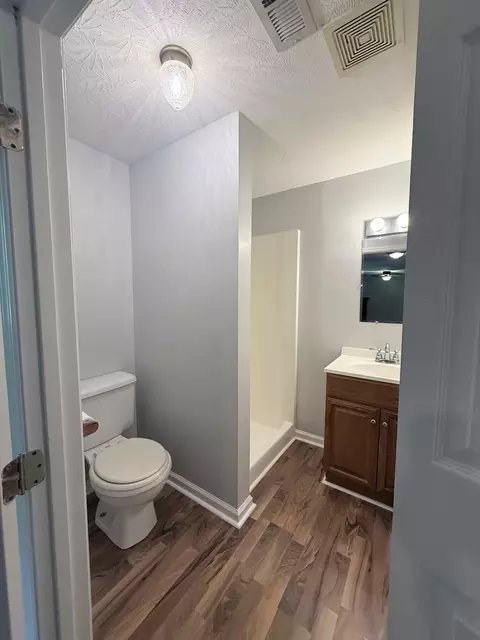 Bath - 875 Copperas, Morehead, KY 40351 photo 2 of 2