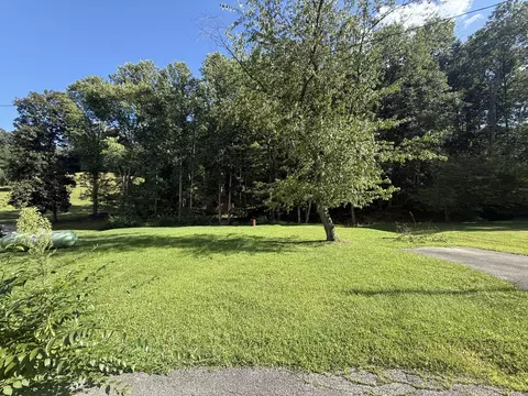 Exterior - 875 Copperas, Morehead, KY 40351 photo 5 of 9