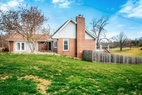 Exterior - 32 Meadow Brook Dr, Corbin, KY 40701 photo 7 of 9