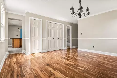 Living - 32 Meadow Brook Dr, Corbin, KY 40701 photo 4 of 9