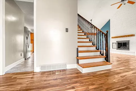 Entry Way - 32 Meadow Brook Dr, Corbin, KY 40701 photo 3 of 6