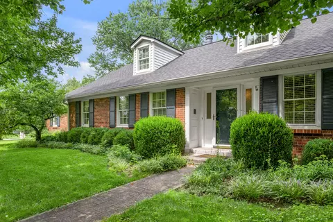2153 Island Dr, Lexington, KY 40502