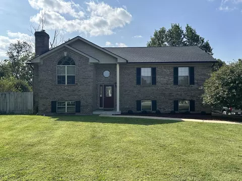 1077 Indian Trl, Lawrenceburg, KY 40342