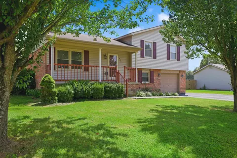 Exterior - 421 Meadow Dr, Berea, KY 40403 photo 2 of 11