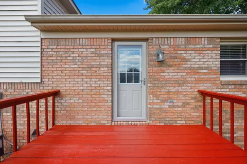 Exterior - 421 Meadow Dr, Berea, KY 40403 photo 10 of 11