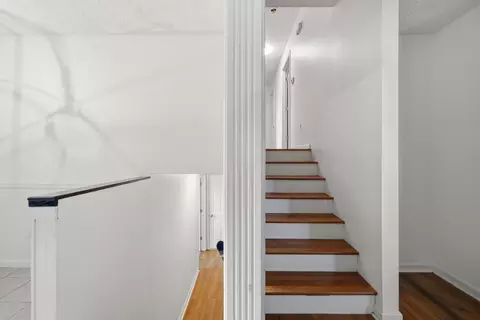 Entry Way - 421 Meadow Dr, Berea, KY 40403 photo 1 of 1
