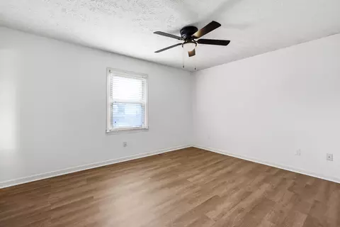 Bedroom - 421 Meadow Dr, Berea, KY 40403 photo 2 of 8