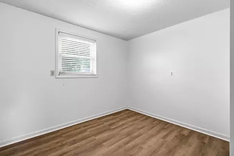 Bedroom - 421 Meadow Dr, Berea, KY 40403 photo 7 of 8