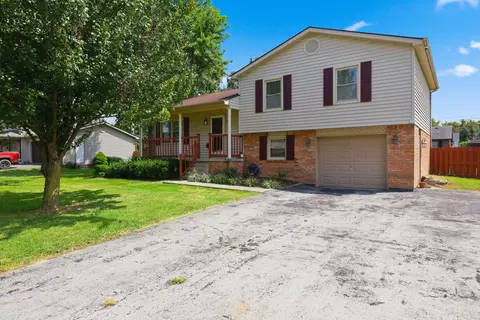 Exterior - 421 Meadow Dr, Berea, KY 40403 photo 6 of 11