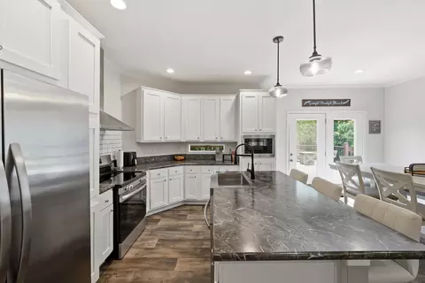 Kitchen - 165 Cedar Point Rd, Tyner, KY 40486 photo 4 of 6