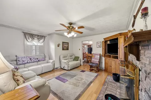 Living - 411 E 2nd St, Perryville, KY 40468 photo 3 of 3