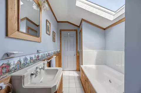 Bath - 411 E 2nd St, Perryville, KY 40468 photo 5 of 6