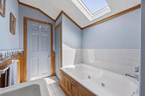 Bath - 411 E 2nd St, Perryville, KY 40468 photo 4 of 6