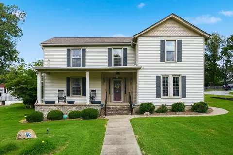 Exterior - 411 E 2nd St, Perryville, KY 40468 photo 3 of 9