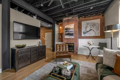 200 W 2nd St, Lexington, KY 40507