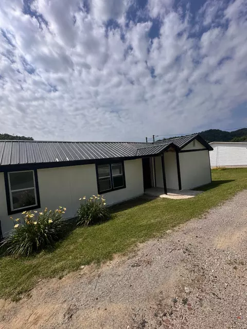 1123 Old 114, Prestonsburg, KY 41653