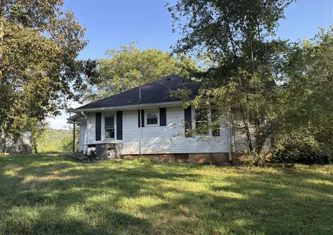 5052 Hammett Hill Rd, Bowling Green, KY 42101