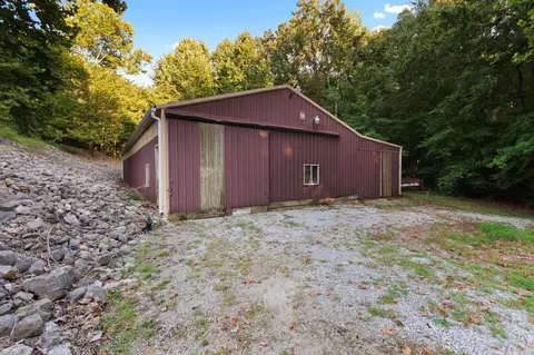 1353 Parkersville Rd, Eddyville, KY 42038
