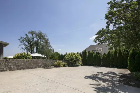Exterior - 207 Eagle Dr, Nicholasville, KY 40356 photo 12 of 15
