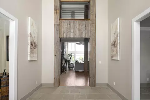 Entry Way - 207 Eagle Dr, Nicholasville, KY 40356 photo 2 of 3