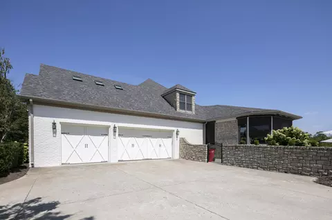 Exterior - 207 Eagle Dr, Nicholasville, KY 40356 photo 11 of 15