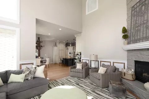 Living - 207 Eagle Dr, Nicholasville, KY 40356 photo 6 of 7