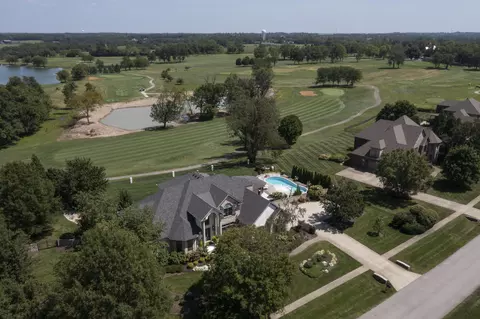 View/Area - 207 Eagle Dr, Nicholasville, KY 40356 photo 2 of 4