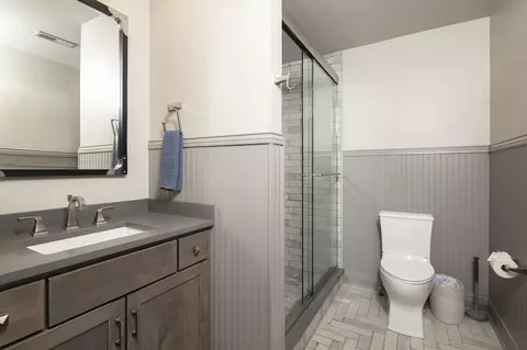 Bath - 207 Eagle Dr, Nicholasville, KY 40356 photo 7 of 9