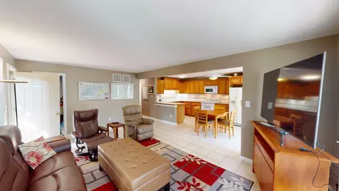 Living - 97 Eagle Dr, Bronston, KY 42518 photo 1 of 2