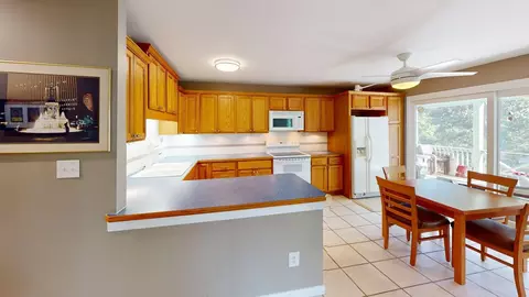 Kitchen - 97 Eagle Dr, Bronston, KY 42518 photo 2 of 2