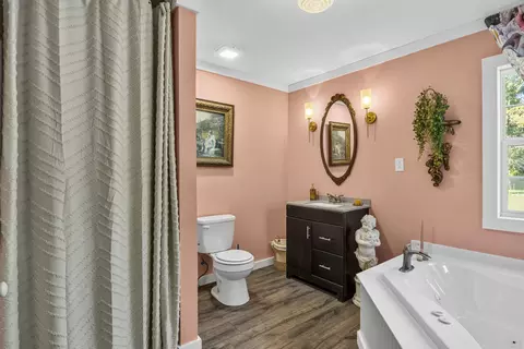 Bath - 391 Main St, Salvisa, KY 40372 photo 3 of 3