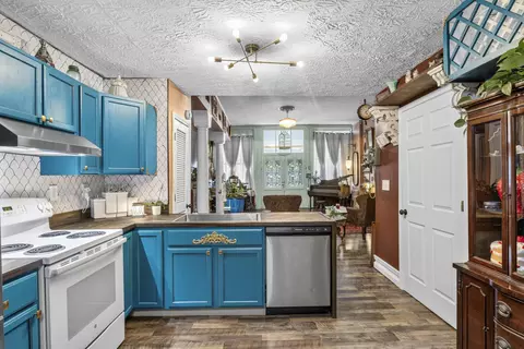 Kitchen - 391 Main St, Salvisa, KY 40372 photo 3 of 4