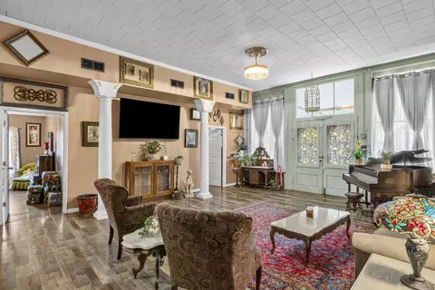 Living - 391 Main St, Salvisa, KY 40372 photo 2 of 5