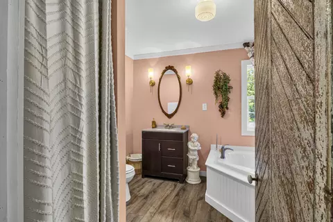 Bath - 391 Main St, Salvisa, KY 40372 photo 2 of 3