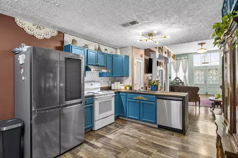 Kitchen - 391 Main St, Salvisa, KY 40372 photo 2 of 4
