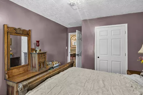 Bedroom - 391 Main St, Salvisa, KY 40372 photo 6 of 10