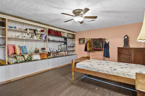 Bedroom - 391 Main St, Salvisa, KY 40372 photo 8 of 10