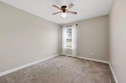 Bedroom - 204 Beechwood Dr, Berea, KY 40403 photo 4 of 9