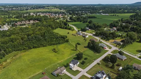 View/Area - 204 Beechwood Dr, Berea, KY 40403 photo 7 of 12