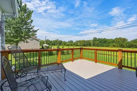 Exterior - 204 Beechwood Dr, Berea, KY 40403 photo 10 of 14