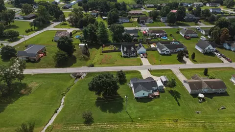 View/Area - 204 Beechwood Dr, Berea, KY 40403 photo 3 of 12