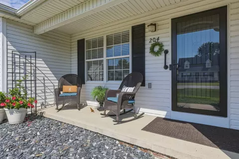 Exterior - 204 Beechwood Dr, Berea, KY 40403 photo 9 of 14