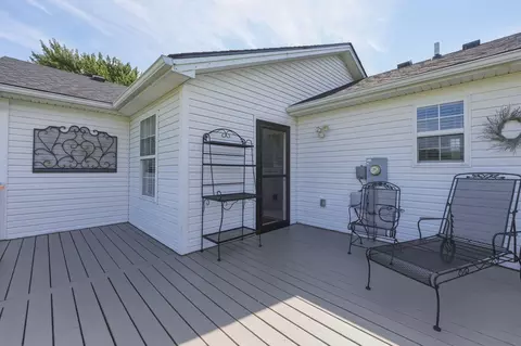 Exterior - 204 Beechwood Dr, Berea, KY 40403 photo 11 of 14