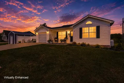Exterior - 204 Beechwood Dr, Berea, KY 40403 photo 3 of 14