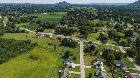 View/Area - 204 Beechwood Dr, Berea, KY 40403 photo 8 of 12